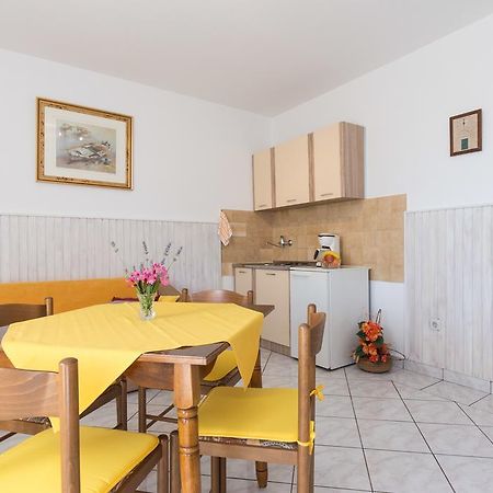 Apartment Milka Крк Экстерьер фото