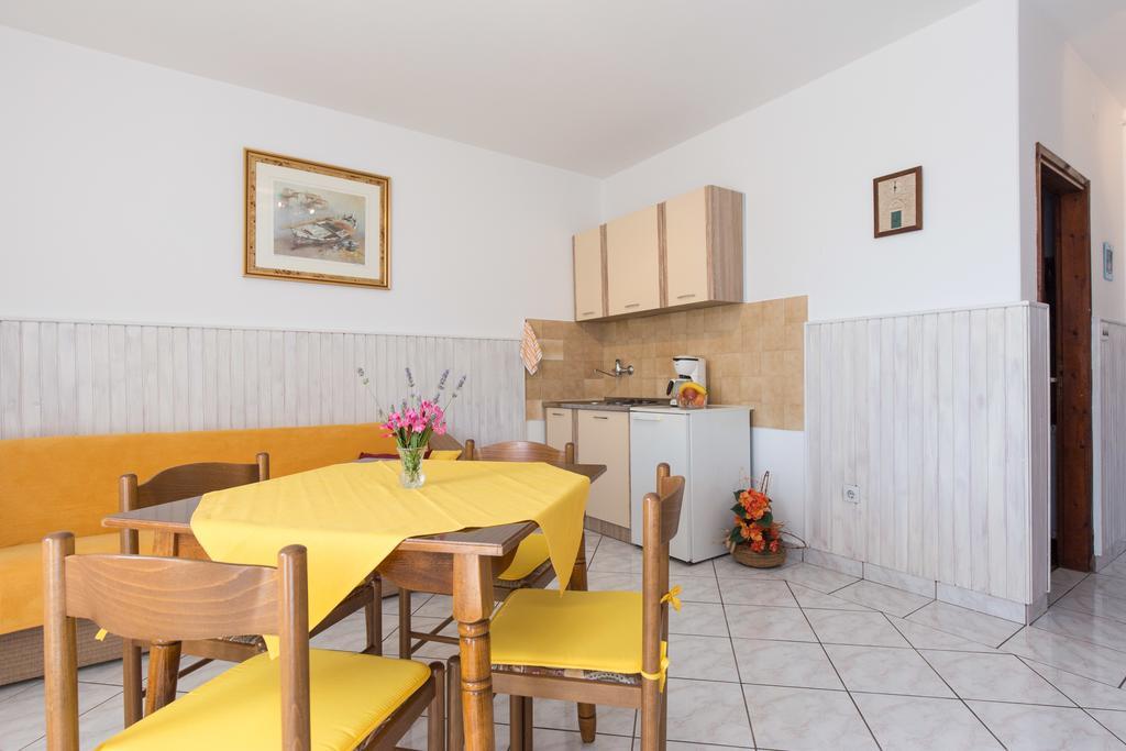 Apartment Milka Крк Экстерьер фото